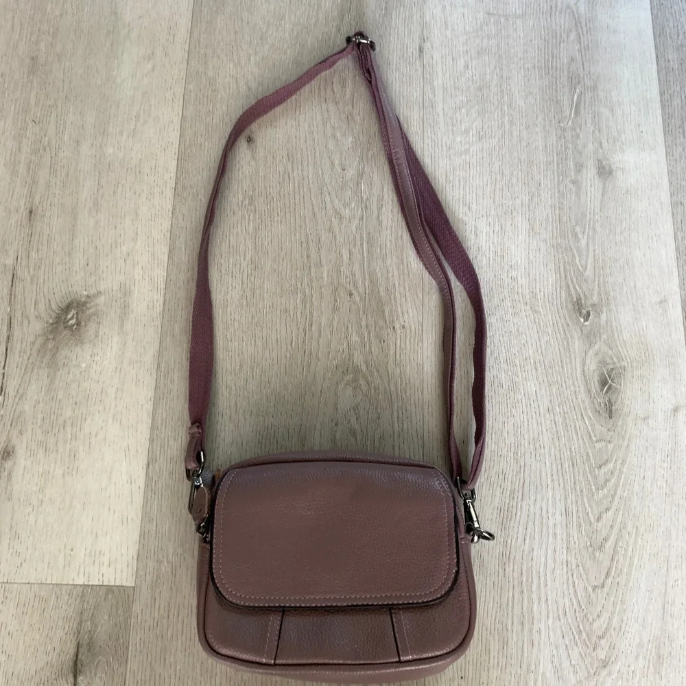 Mauve Pink Pebbled Leather Crossbody Bag Gunmetal Hardware Adjustable Strap